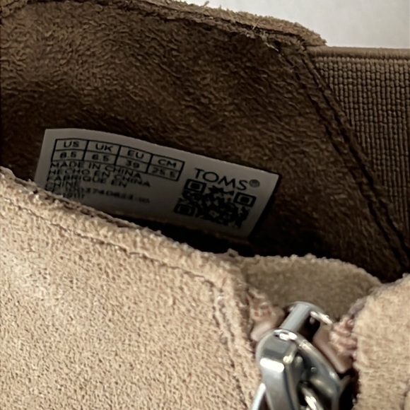 TOMS Reese Tan Suede Ankle Boots - Picture 8 of 8